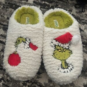 Grinch Slippers size 11/12